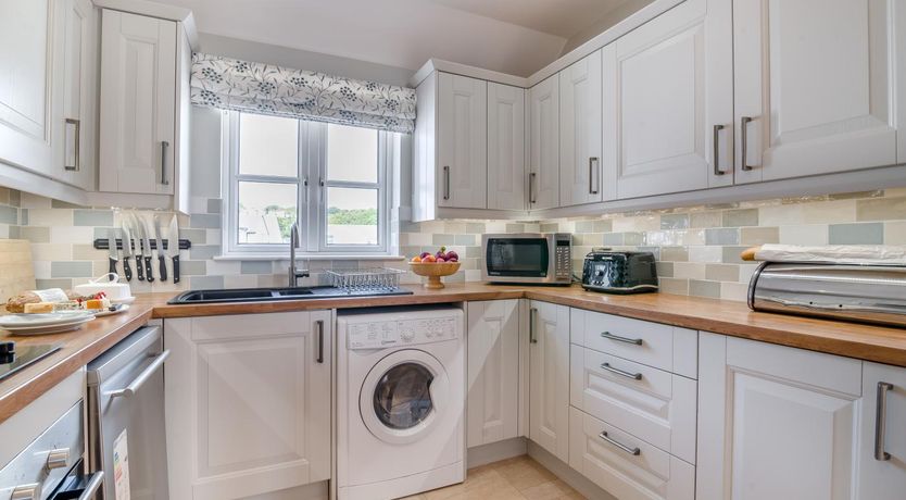 Photo of 4 Bed in Port Eynon