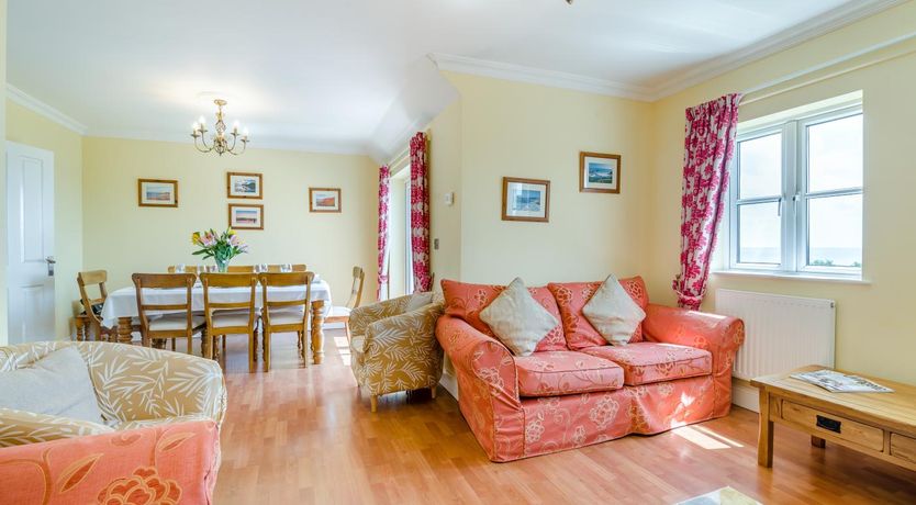 Photo of 4 Bed in Port Eynon