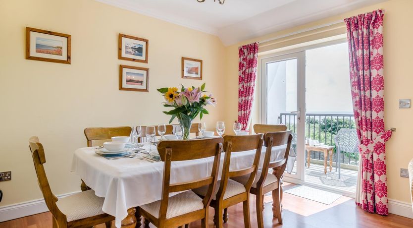 Photo of 4 Bed in Port Eynon