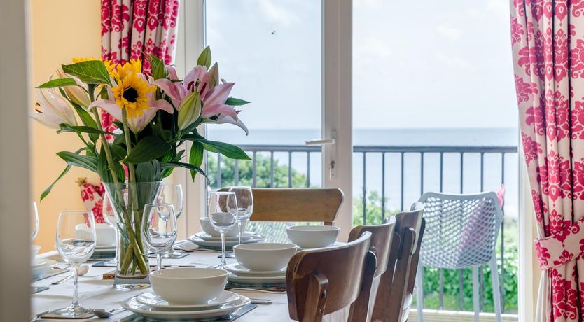 Photo of 4 Bed in Port Eynon