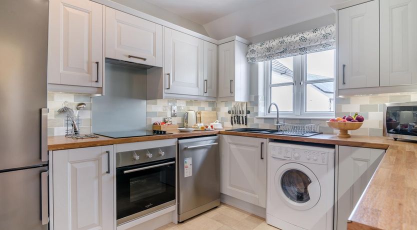 Photo of 4 Bed in Port Eynon