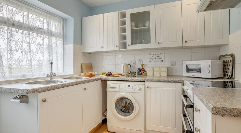 Photo of 2 Bed in Mumbles