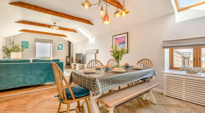 Photo of 3 Bed in Mawgan Porth