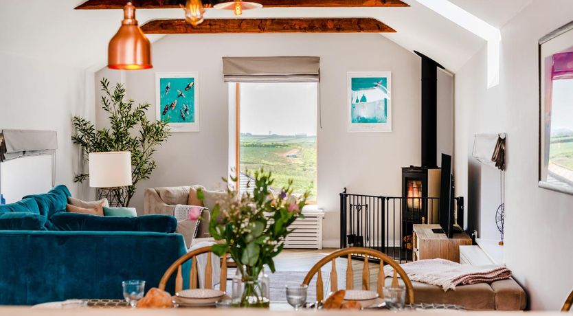 Photo of 3 Bed in Mawgan Porth