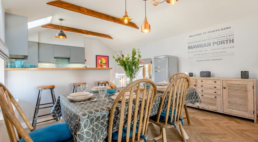Photo of 3 Bed in Mawgan Porth