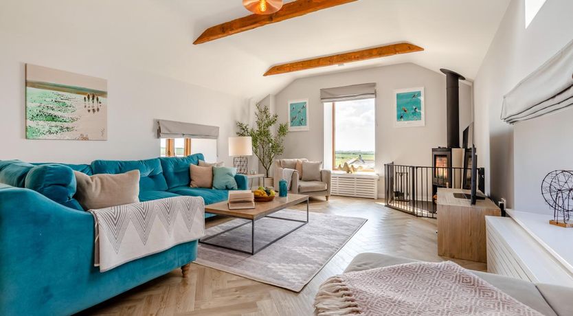 Photo of 3 Bed in Mawgan Porth