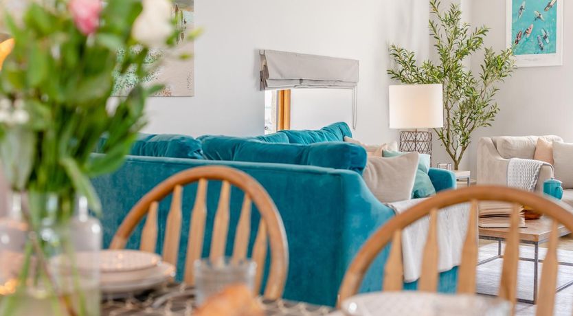 Photo of 3 Bed in Mawgan Porth