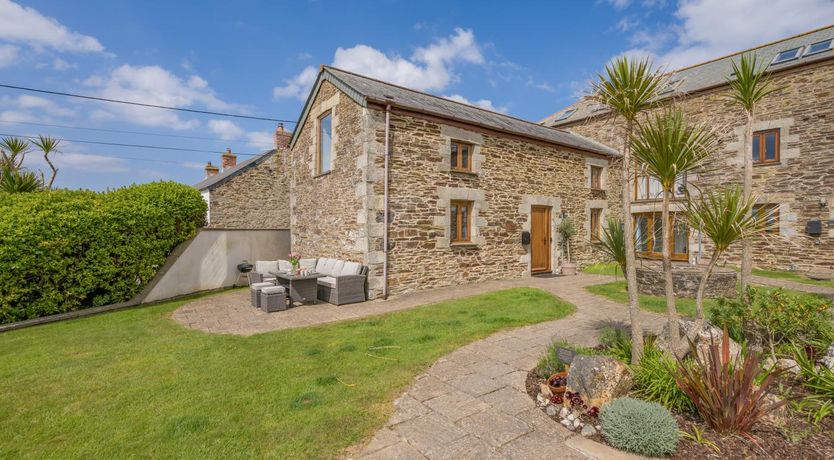 Photo of 3 Bed in Mawgan Porth