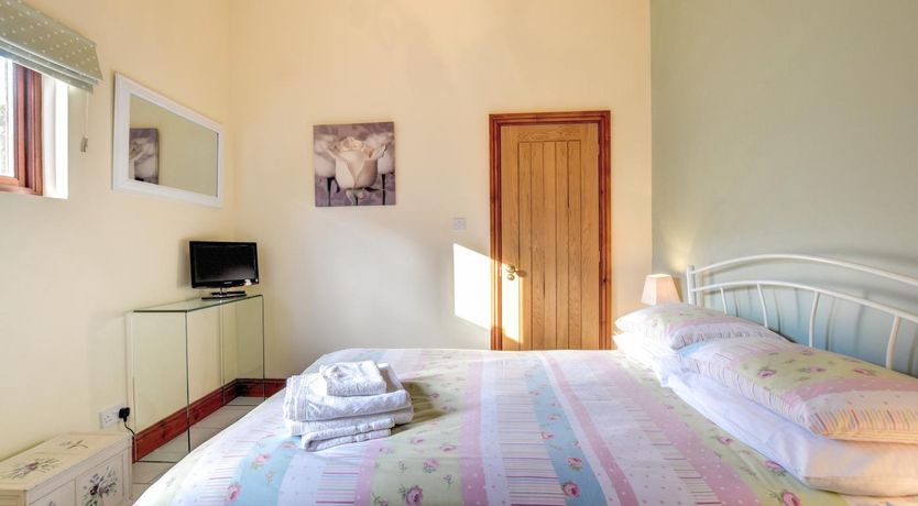 Photo of 4 Bed in Barry