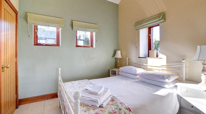 Photo of 4 Bed in Barry