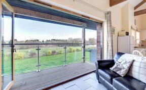 Photo of 4 Bed in Barry