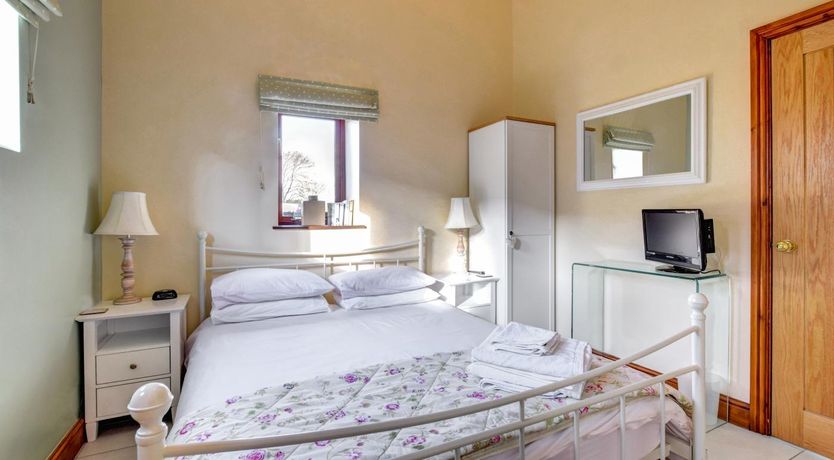 Photo of 4 Bed in Barry