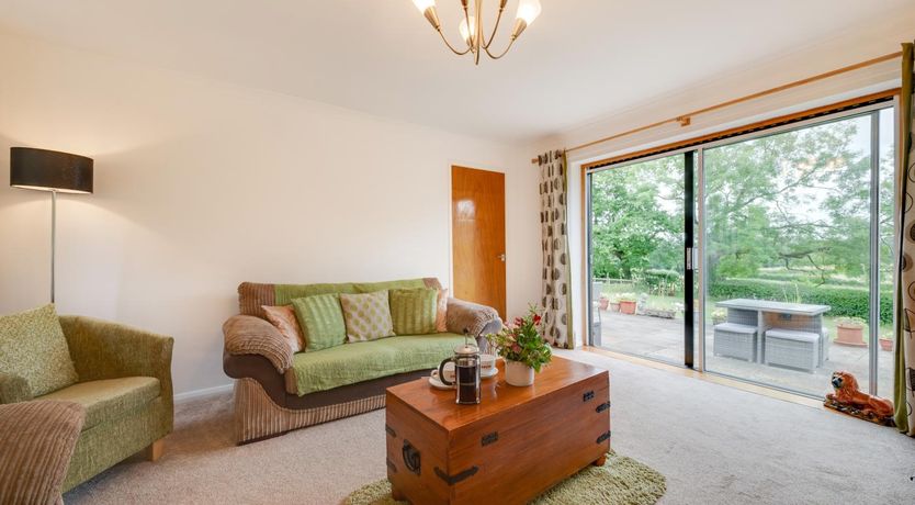 Photo of 3 Bed in Dronfield