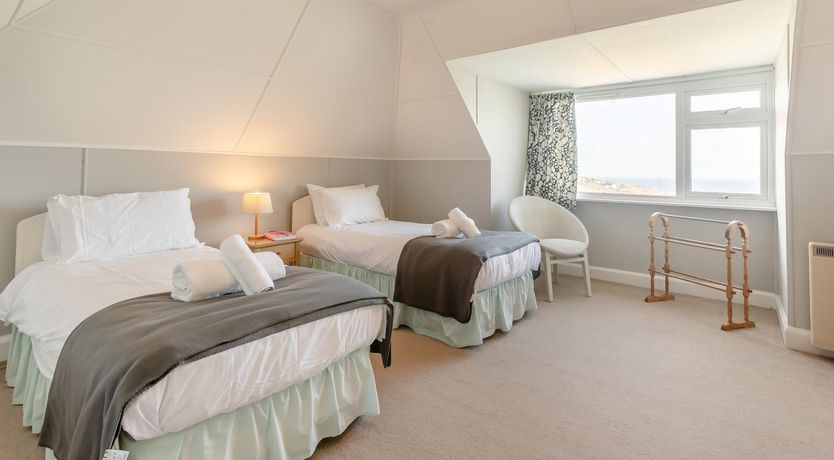 Photo of 3 Bed in Sennen