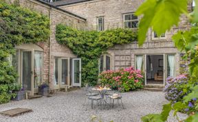Photo of 2 Bed in Chinley