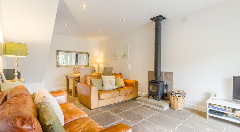 Photo of 2 Bed in Chinley