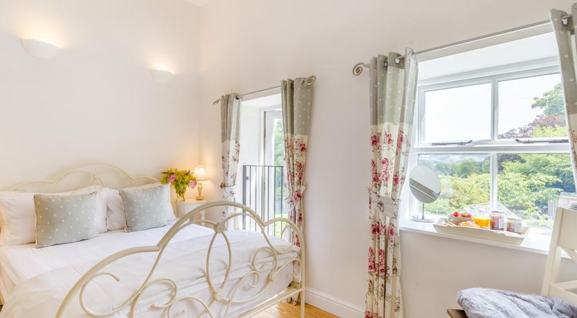 Photo of 2 Bed in Chinley