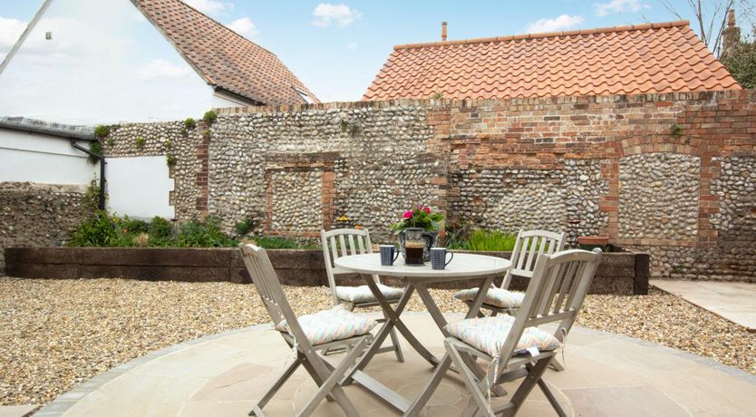 Photo of 2 Bed in Holt
