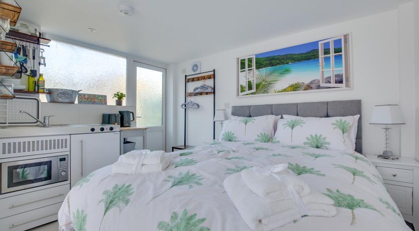 Photo of 1 Bed in Saltdean