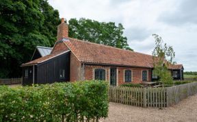 Photo of 3 Bed in Snape
