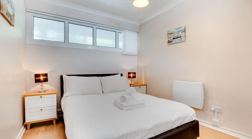 Photo of 1 Bed in Caswell Bay