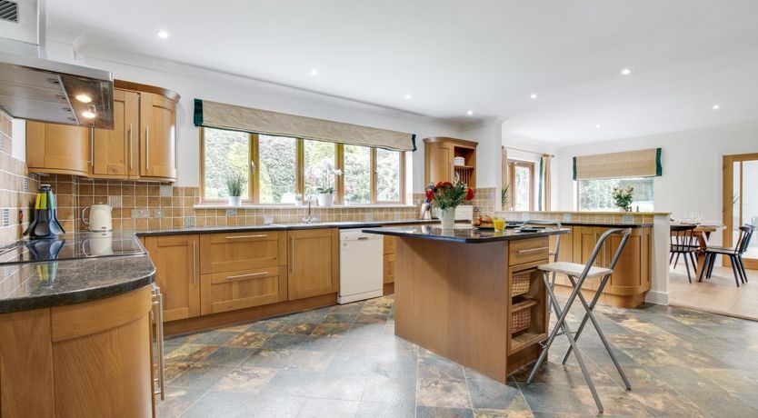 Photo of 7 Bed in Ashton