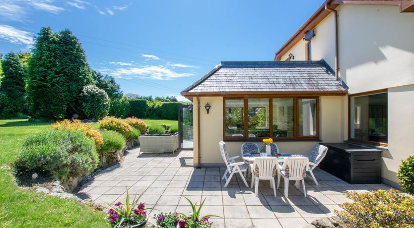 Photo of 7 Bed in Ashton