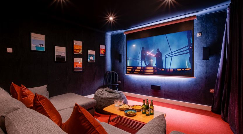 Photo of 7 Bed in Ashton