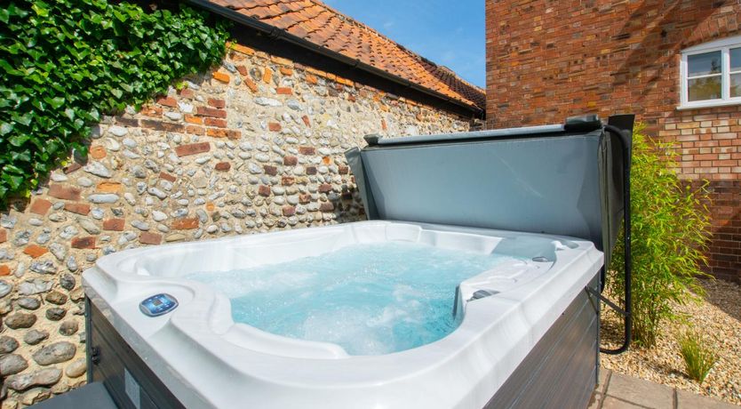 Photo of 3 Bed in Holt