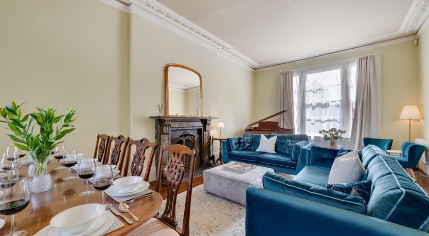 Photo of 5 Bed in Torquay