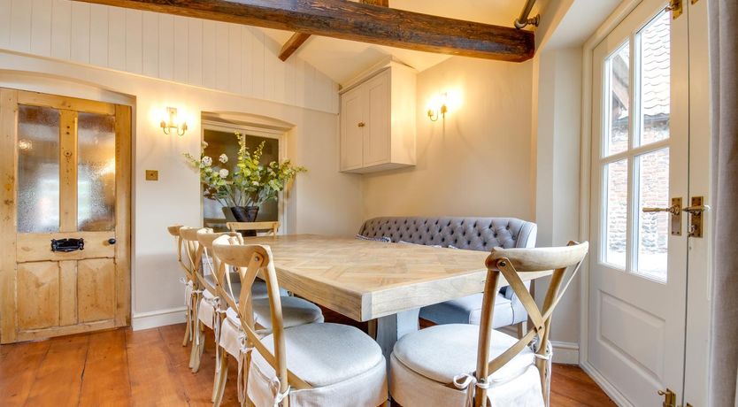 Photo of 5 Bed in Wighton