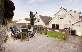 Photo of 5-bed-in-limeslade