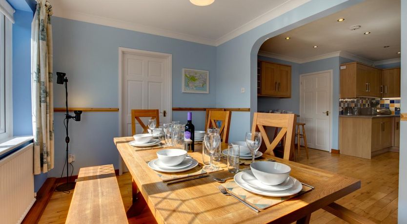 Photo of 5 Bed in Limeslade