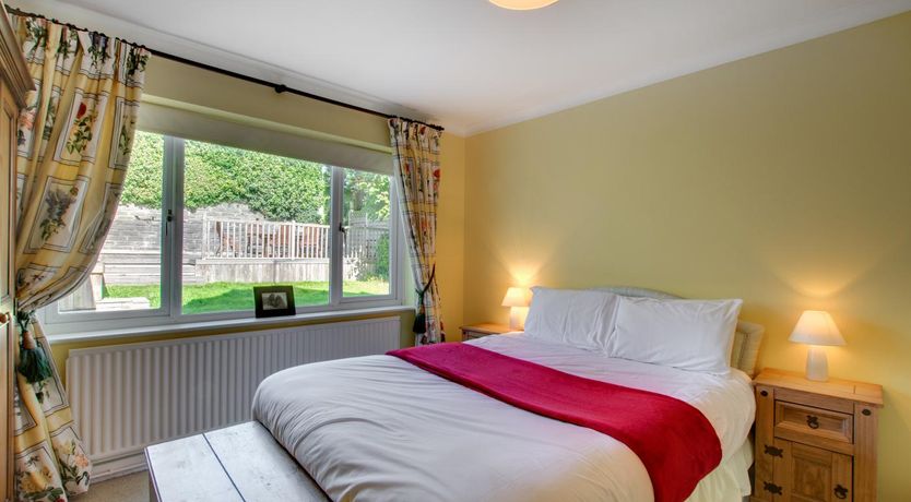 Photo of 5 Bed in Limeslade