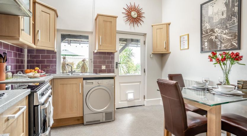 Photo of 1 Bed in Mumbles