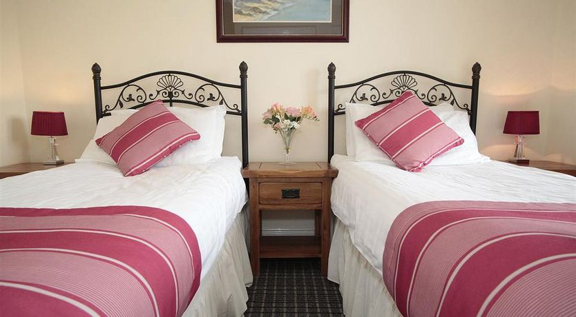 Photo of 4 Bed in Port Eynon