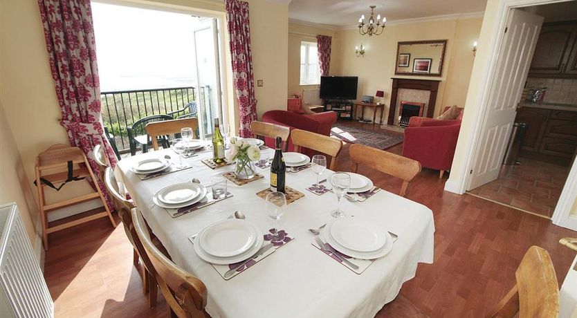 Photo of 4 Bed in Port Eynon