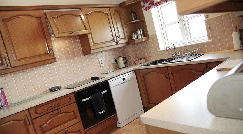 Photo of 4 Bed in Port Eynon