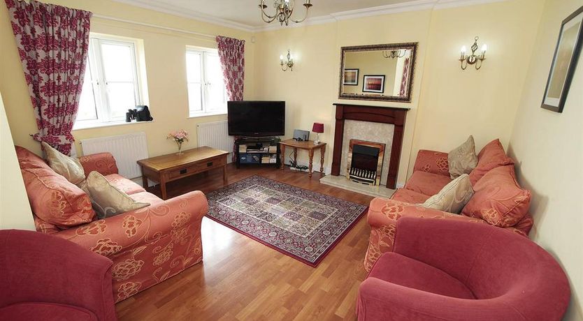 Photo of 4 Bed in Port Eynon