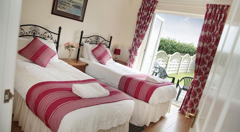 Photo of 4 Bed in Port Eynon