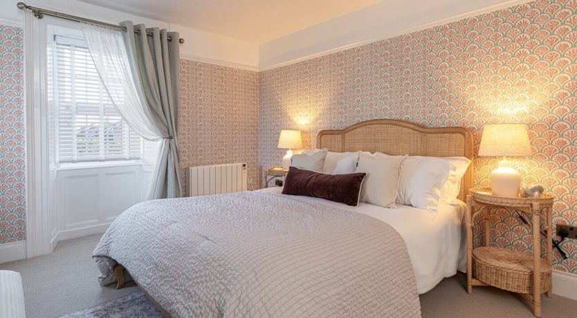 Photo of 3 Bed in North Sunderland