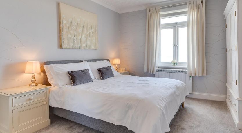 Photo of 3 Bed in Praa Sands