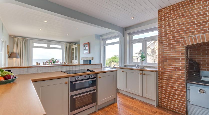 Photo of 3 Bed in Praa Sands