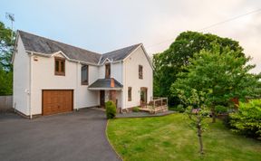 Photo of 4 Bed in Tresaith