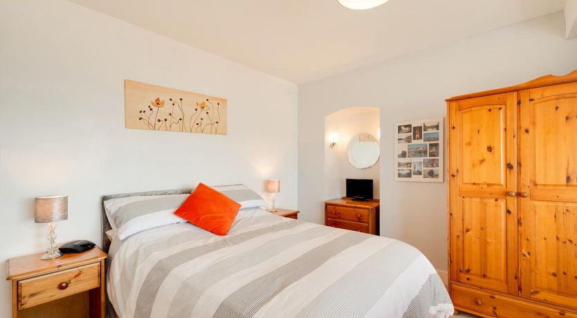 Photo of 4 Bed in Seaton