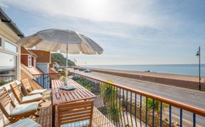 Photo of 4 Bed in Seaton