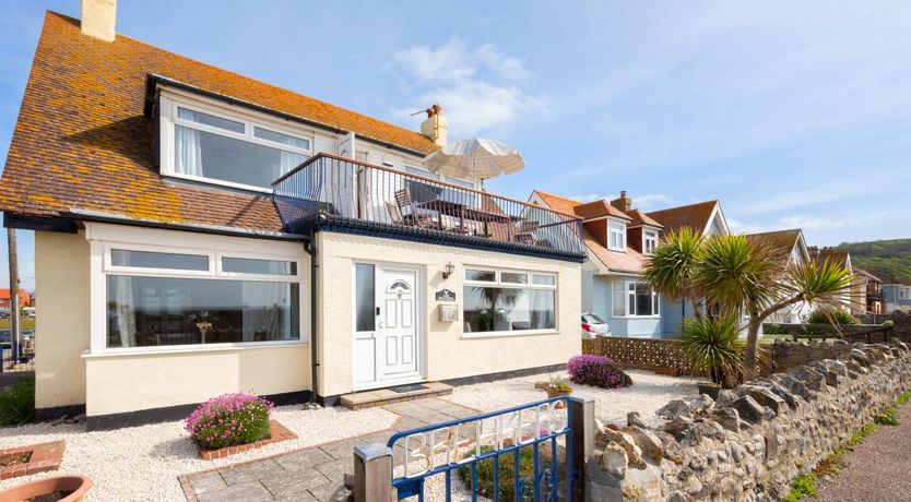 Photo of 4 Bed in Seaton