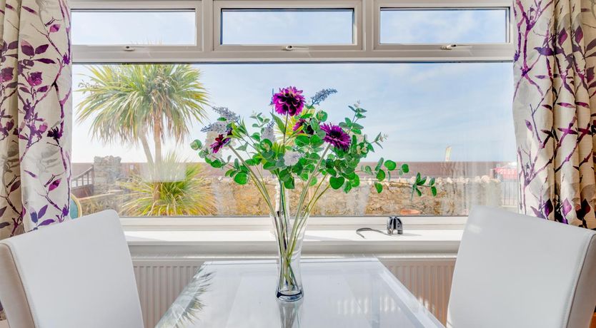 Photo of 4 Bed in Seaton
