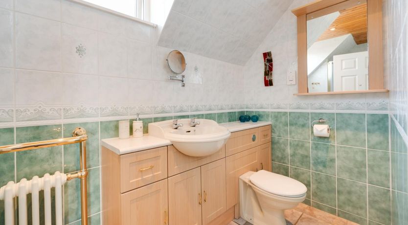 Photo of 4 Bed in Seaton