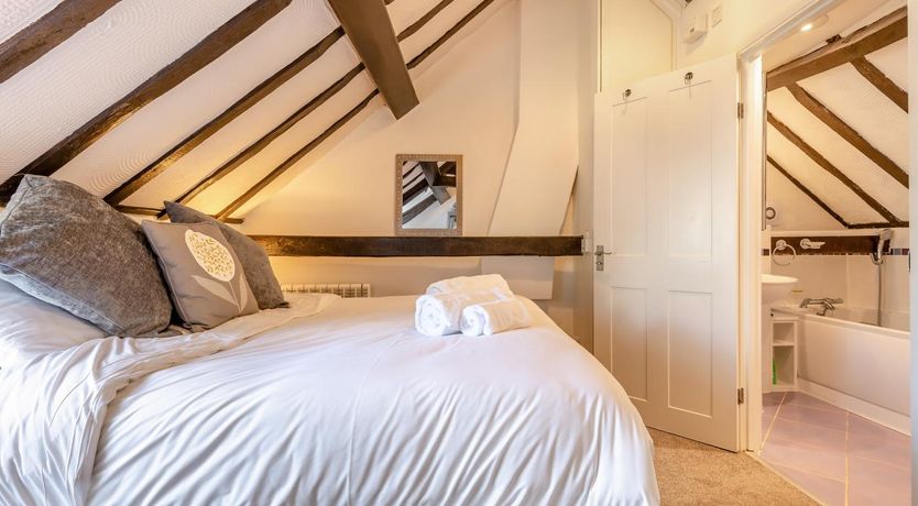 Photo of 1 Bed in Weybourne